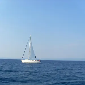 https://studio-porto-marina.hotelschalkidiki.net